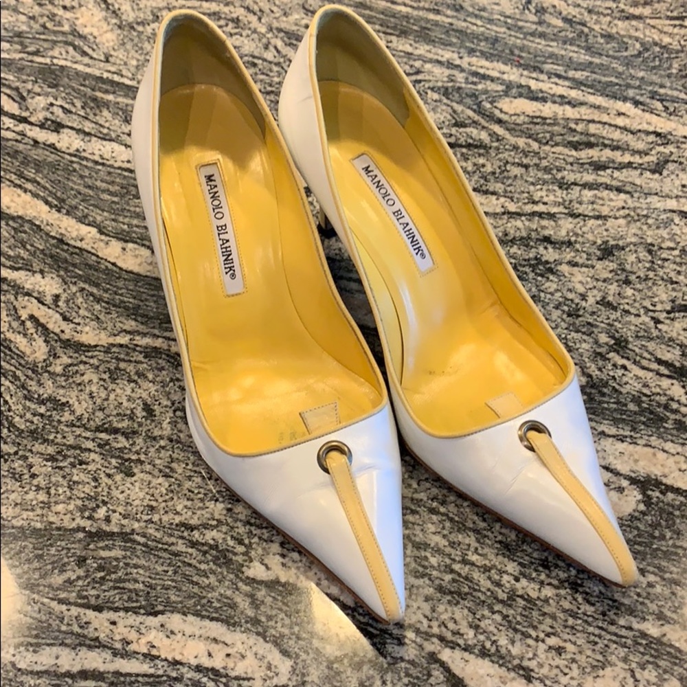 Manolo Blahnik 39.5 white pumps